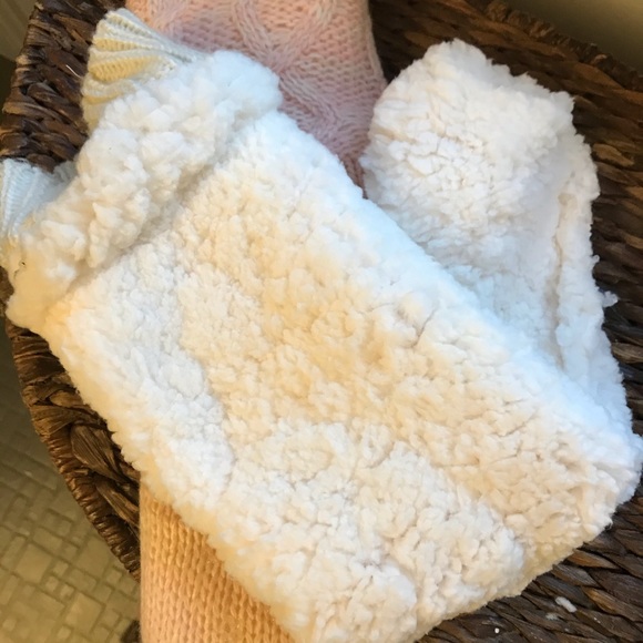 Fuzzy socks - Picture 4 of 4